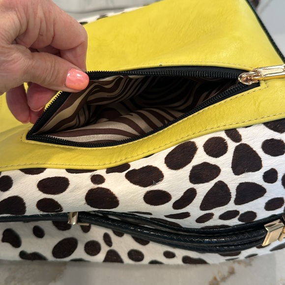 Stunning  maze color leather bag with pony hide sides and adjustable strap💕💕 - Picture 11 of 16